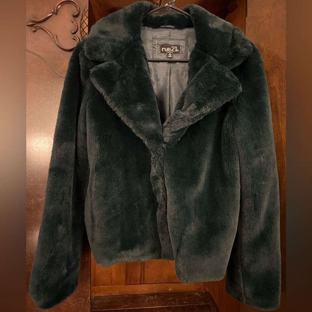 Rue 21 faux fur green jacket, size Small